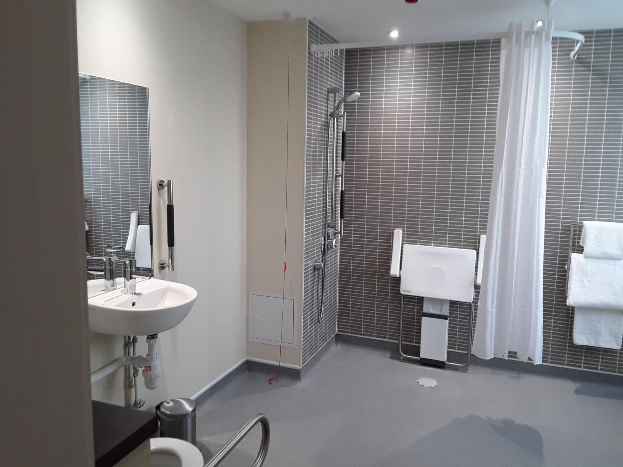 Leeds-wakefield M1 Jct40 By Ihg Hotel Wakefield
