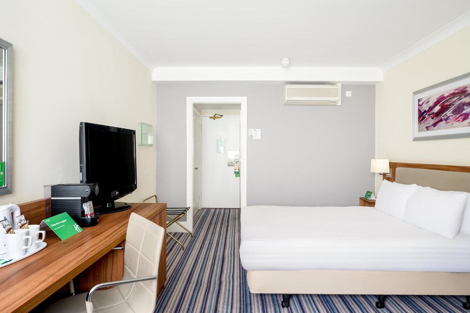 Hotel Leeds-wakefield M1 Jct40 By Ihg