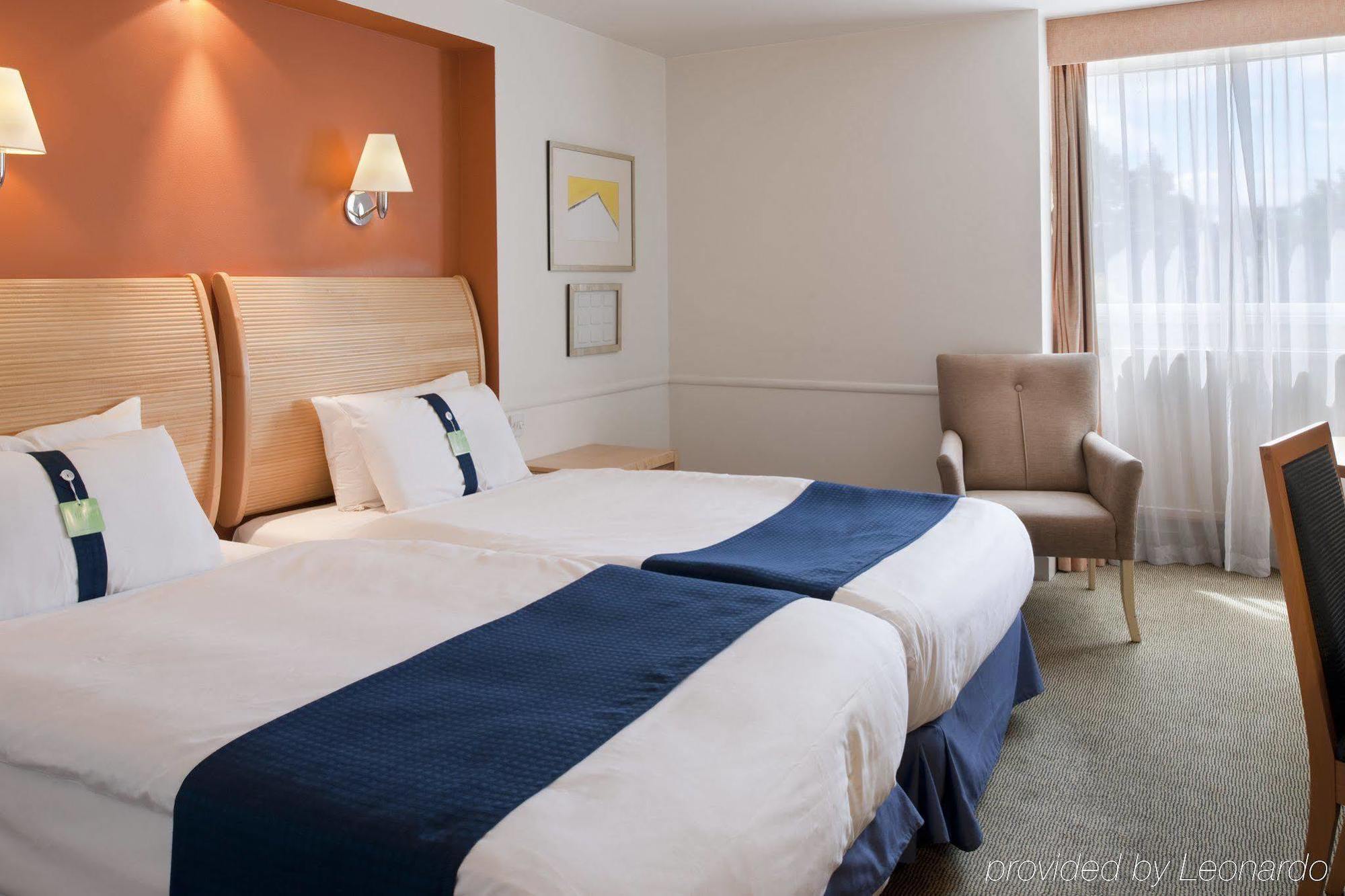 Leeds-wakefield M1 Jct40 By Ihg Hotel Wakefield