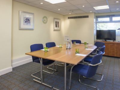 Leeds-wakefield M1 Jct40 By Ihg Hotel Wakefield